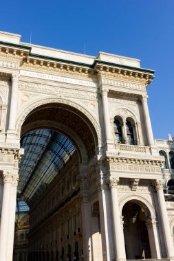 Milano 'daki Vittorio Emanuele galerisi