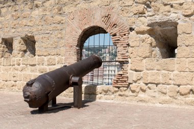 İtalya 'da Kale Dell' Ovo