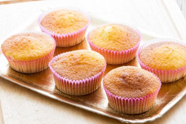 Şekerli tatlı çörekler.