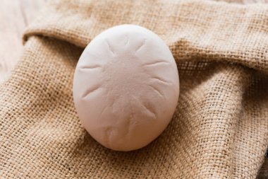 tavuk yumurta kabuğu üzerinde işaretleri ile