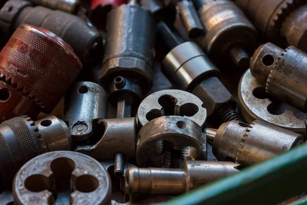 Hardware vintage em um mercado de pulgas — Fotografia de Stock