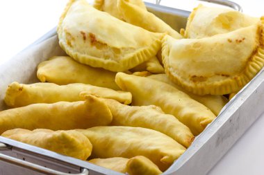 Puglia panzerotti domates ve mozzarella peyniri ile doldurulmuş