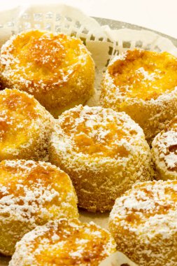 Reçelli tatlı çörek