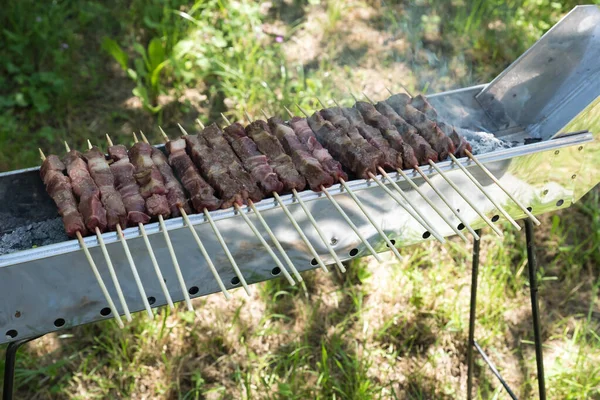 Vaření Abruzzesi arrosticini zobrazení — Stock fotografie