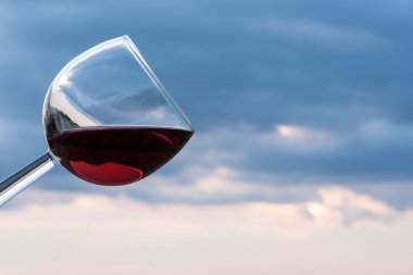 Gün batımı manzaraya tost