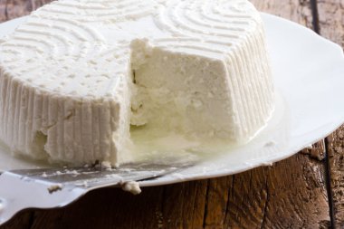 Lezzetli taze inek Ricotta peyniri