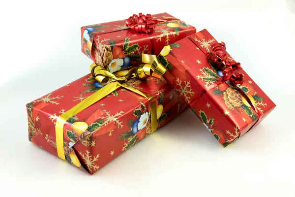 Presentes Natal Com Fundo Branco — Fotografia de Stock