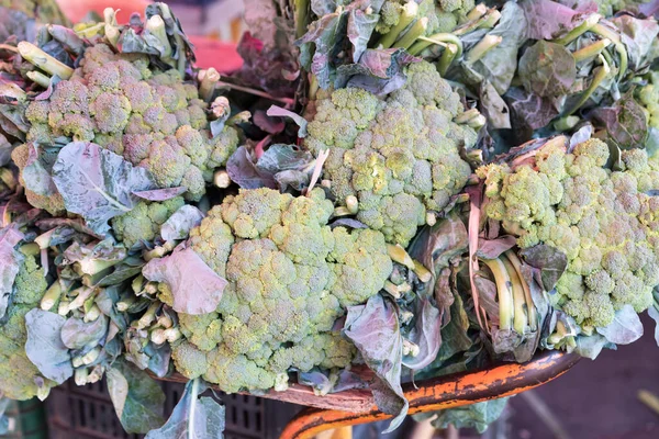 Couve-flor no mercado de Catania — Fotografia de Stock