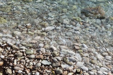 taş görünümlü sahil