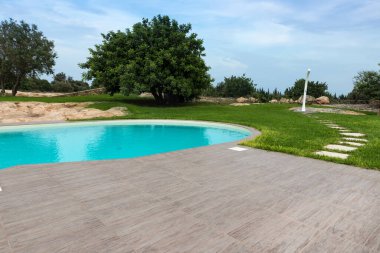 Sicilya 'da havuzlu kaya bahçesi