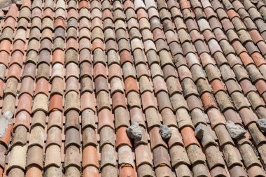 Terracotta çatı kiremitlerinin ayrıntıları