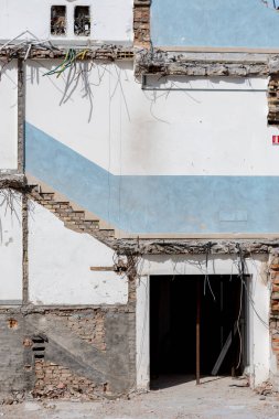 Açığa çıkmış sistemli yıkım evi