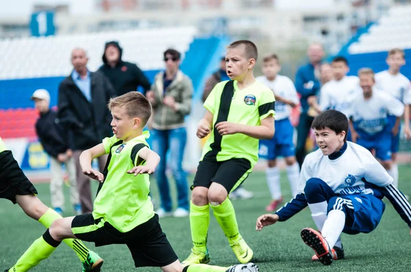 Orenburg, russland - 1. juni 2016: die jungen kicker. — Stockfoto