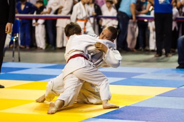 Orenburg, Rusya Federasyonu - 16 Nisan 2016: Boys rekabet Judo