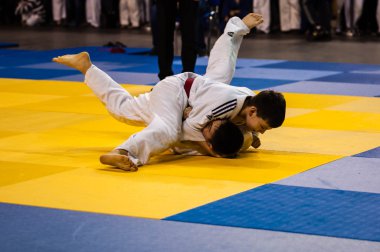Orenburg, Rusya Federasyonu - 16 Nisan 2016: Boys rekabet Judo