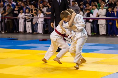 Orenburg, Rusya Federasyonu - 16 Nisan 2016: Boys rekabet Judo