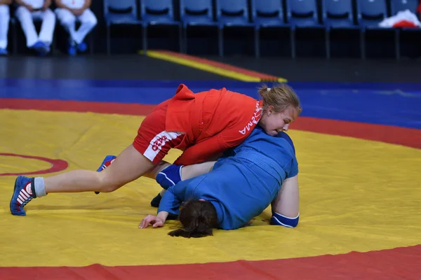 Orenburg, Federacja Rosyjska - 29 października 2016: dziewczyny konkurować w Sambo — Zdjęcie stockowe