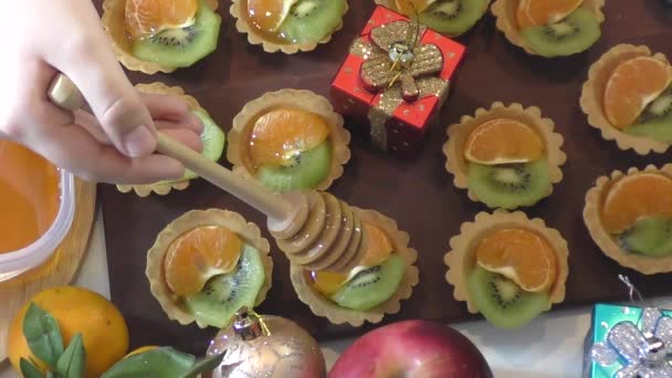 Makanan penutup Natal dengan madu — Stok Video