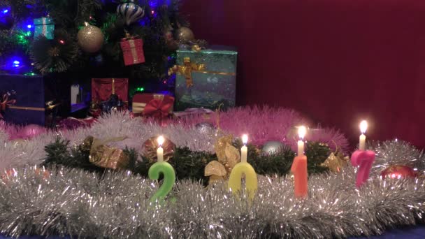 Новогодние свечи — стоковое видео