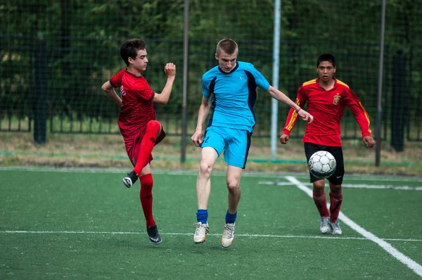 Orenburg, Russia - 9 July 2016: The boys play football — Stock Photo, Image