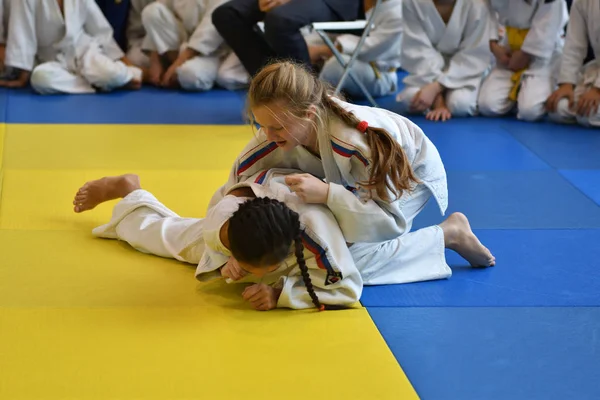 Orenburg, Rusya Federasyonu - 05 Kasım 2016: kız rekabet Judo — Stok fotoğraf
