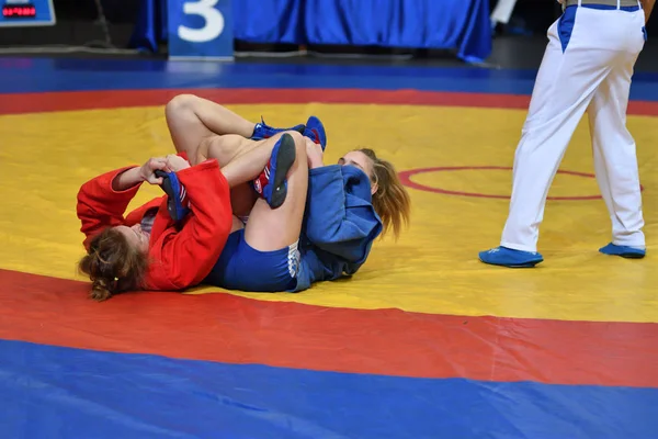 Orenburg, Rusya Federasyonu - 29 Ekim 2016: kız rekabet içinde Sambo — Stok fotoğraf