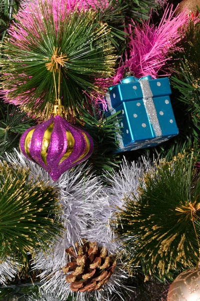 Kleurrijke Kerst ornamenten — Stockfoto