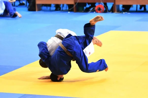 Orenburg, Rusya Federasyonu - 21 Ekim 2016: Boys rekabet Judo — Stok fotoğraf