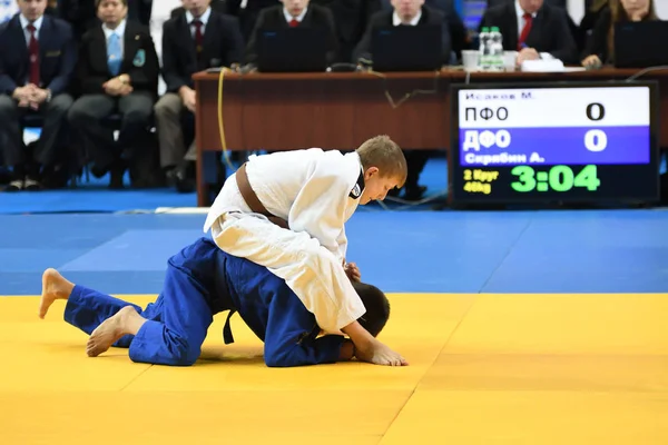 Orenburg, Rusko - 21 říjen 2016: chlapci soutěží v judu — Stock fotografie