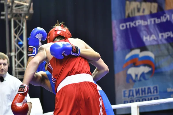 Orenburg, Rusya Federasyonu - 21 Ocak 2017 yıl: çocuklar boksörler rekabet — Stok fotoğraf