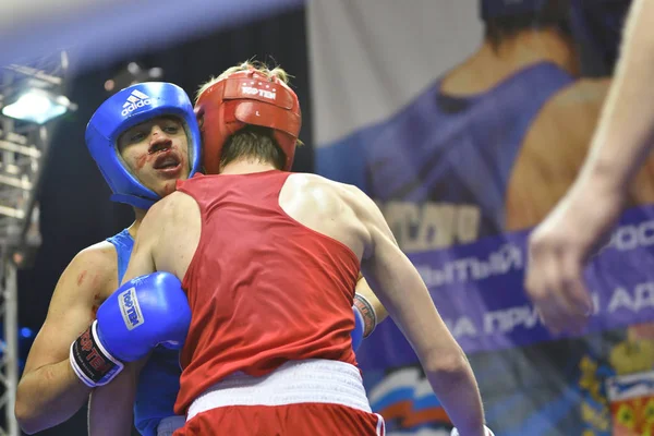 Orenburg, russland - 21. januar 2017 jahr: jungs boxer wettkampf — Stockfoto