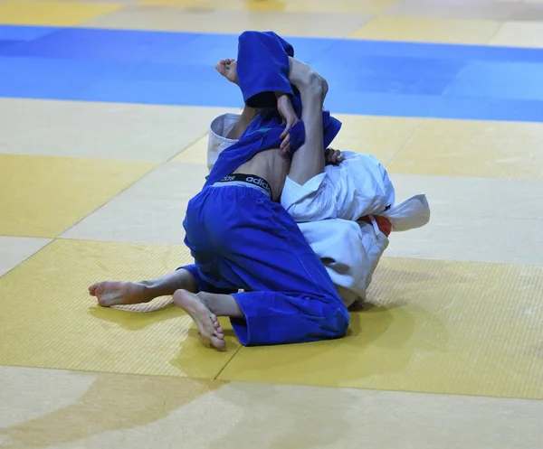 Orenburg, russland - 21.10.2016: judo-wettkämpfe für Jungen — Stockfoto