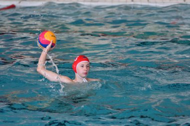 Orenburg, Rusya Federasyonu-Mayıs 4, 2017 yıl: çocuklar su polo oynamak