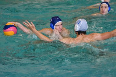 Orenburg, Rusya Federasyonu-Mayıs 4, 2017 yıl: çocuklar su polo oynamak