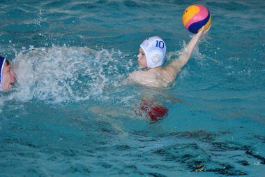 Orenburg, Rusya Federasyonu-Mayıs 4, 2017 yıl: çocuklar su polo oynamak