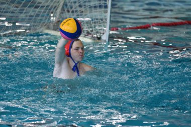 Orenburg, Rusya Federasyonu-Mayıs 4, 2017 yıl: çocuklar su polo oynamak