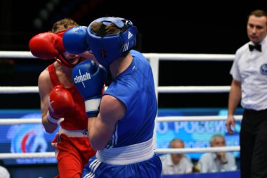 Orenburg, Rusya Federasyonu-Mayıs 7, 2017 yıl: çocuklar boksörler rekabet