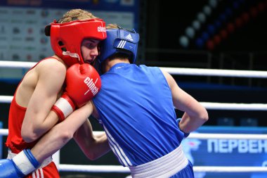 Orenburg, Rusya Federasyonu-Mayıs 7, 2017 yıl: çocuklar boksörler rekabet