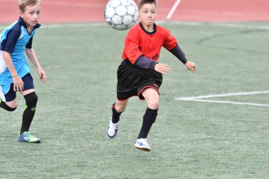 Orenburg, Rusya Federasyonu - 2017 yıl 28, Mayıs: çocuklar futbol oynamak