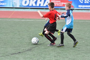 Orenburg, Rusya Federasyonu - 2017 yıl 28, Mayıs: çocuklar futbol oynamak
