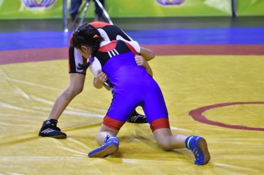 Orenburg, Rusya Federasyonu-5 Mayıs 2017 yıl: kız rekabet serbest stil güreş