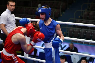 Orenburg, Rusya Federasyonu-Mayıs 7, 2017 yıl: çocuklar boksörler rekabet