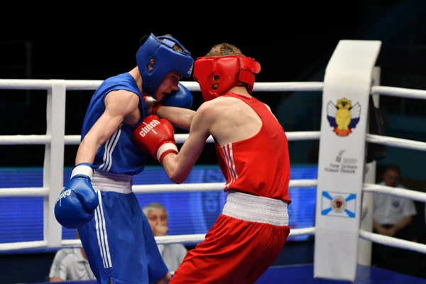 Orenburg, Russie-Mai 7, 2017 année : boxeurs garçons concourent — Photo