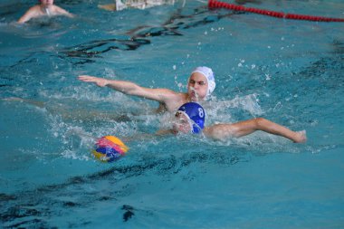 Orenburg, Rusya Federasyonu-Mayıs 4, 2017 yıl: çocuklar su polo oynamak