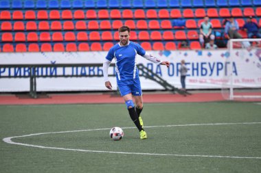 Orenburg, Rusya, 8 Haziran 2017 yıl: erkekler futbol oynamak