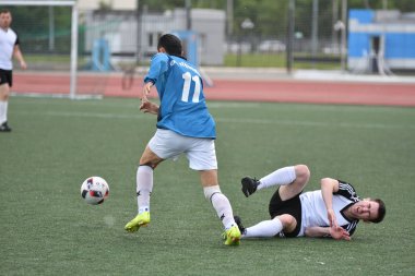 Orenburg, Rusya, 8 Haziran 2017 yıl: erkekler futbol oynamak