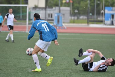 Orenburg, Rusya, 8 Haziran 2017 yıl: erkekler futbol oynamak