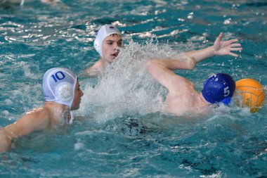 Orenburg, Rusya Federasyonu-Mayıs 4, 2017 yıl: çocuklar su polo oynamak