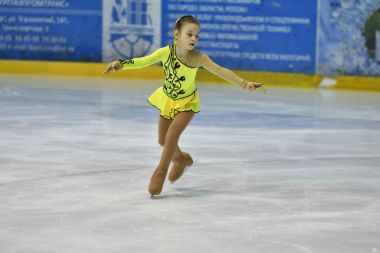 Orenburg, Rusya Federasyonu - 25 Şubat 2017 yıl: kız rekabet Artistik Patinaj