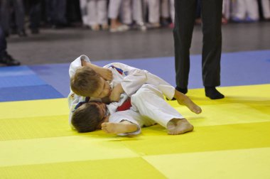 Orenburg, Rusya Federasyonu - 16 Nisan 2016: Boys rekabet Judo